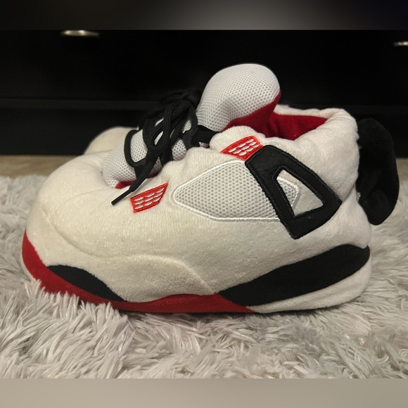 Jordan 4 Retro ‘Fire Red’ (Fluffy kicks) | One size fits all | No Box | - Picture 1 of 5